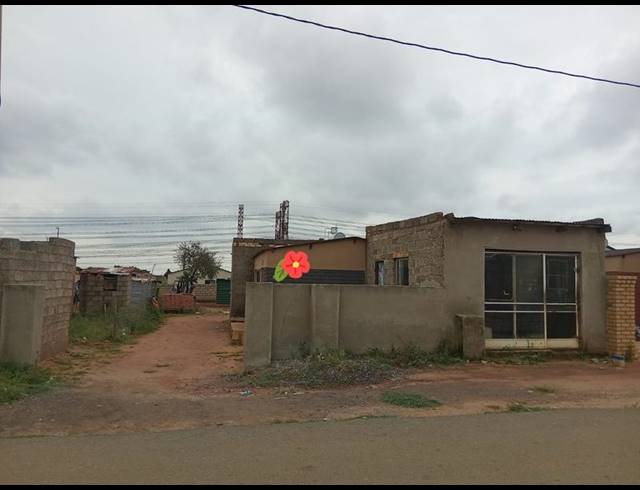 5 BEDROOM HOUSE FOR SALE IN ESSELEN PARK